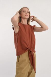 116472-front-knotted-top